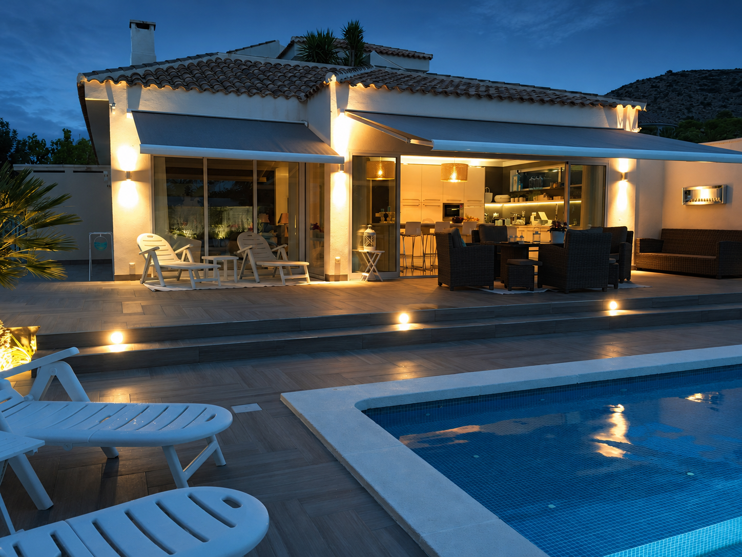 Espace repas extérieur pour dix personnes de la Villa Nieves à Hondón de las Nieves, dans la province d’Alicante